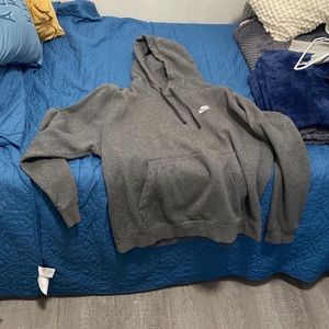 Brand : Nike Color : Gray Size : L/G